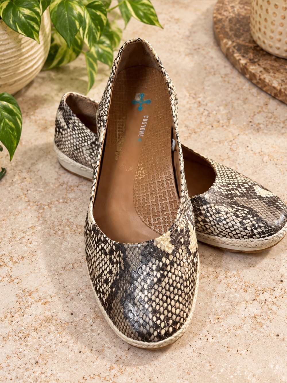 Baretraps Nadra Snakeskin Slip On Casual Shoes Womens Size 7.5 M Espadrilles